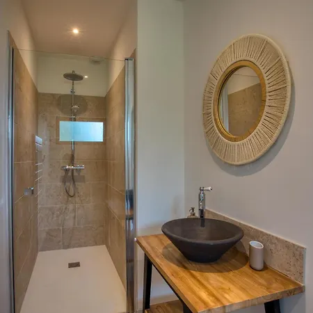 Le Pech Eternel - Des Pins *